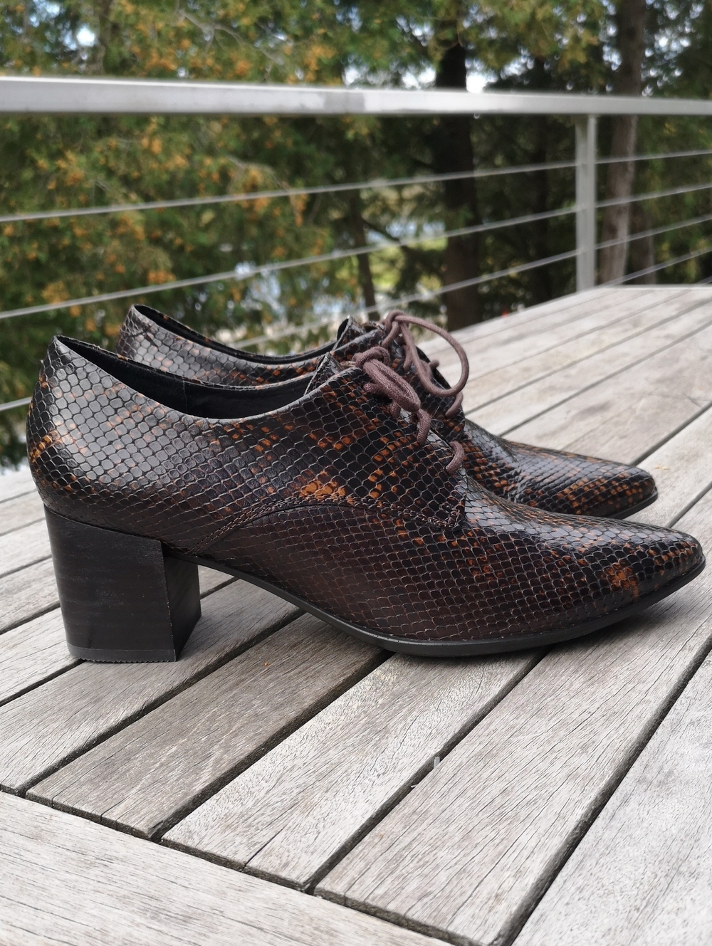 Funky Ecco heeled oxford w snakeskin pattern